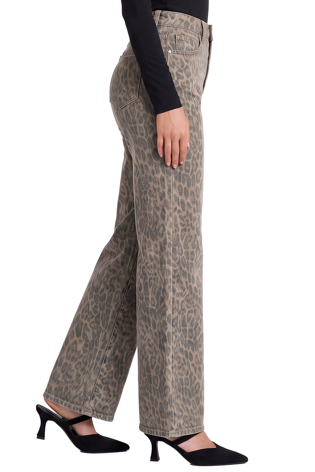 Hailey Wide Leg Printed Bull Jeans-VTGLE