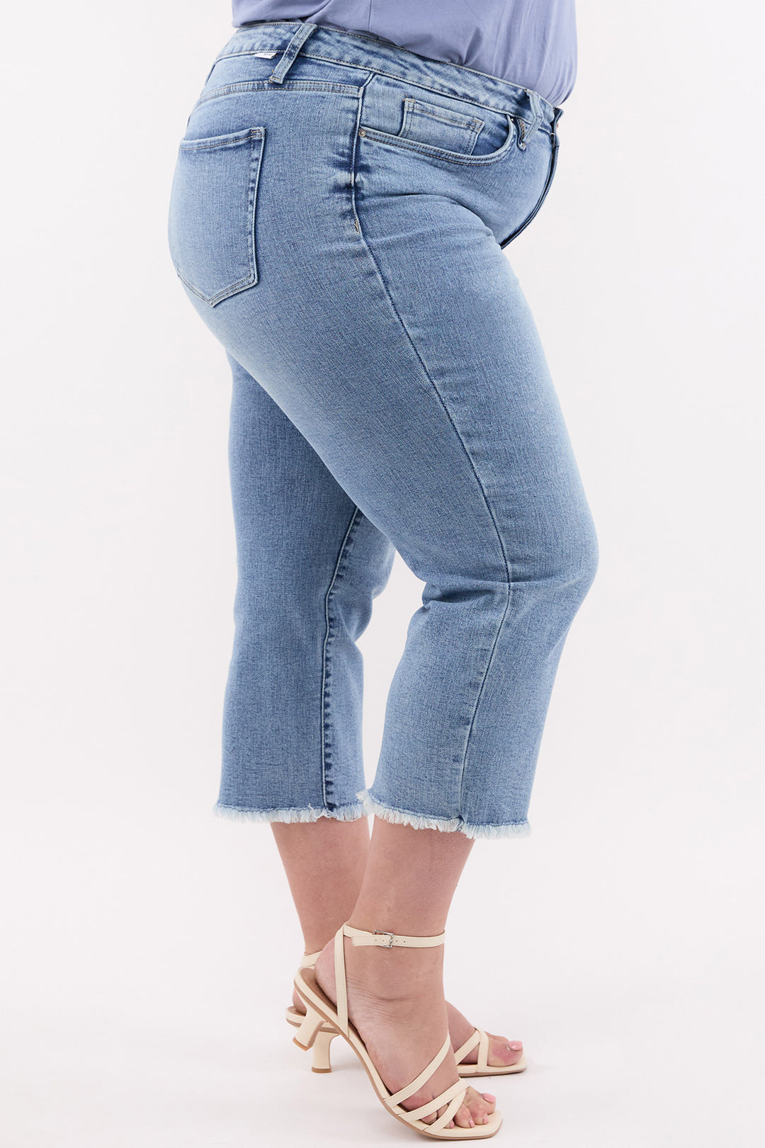 Plus Chloe High Rise Wide Leg Cropped Frayed Jeans-ZP202073
