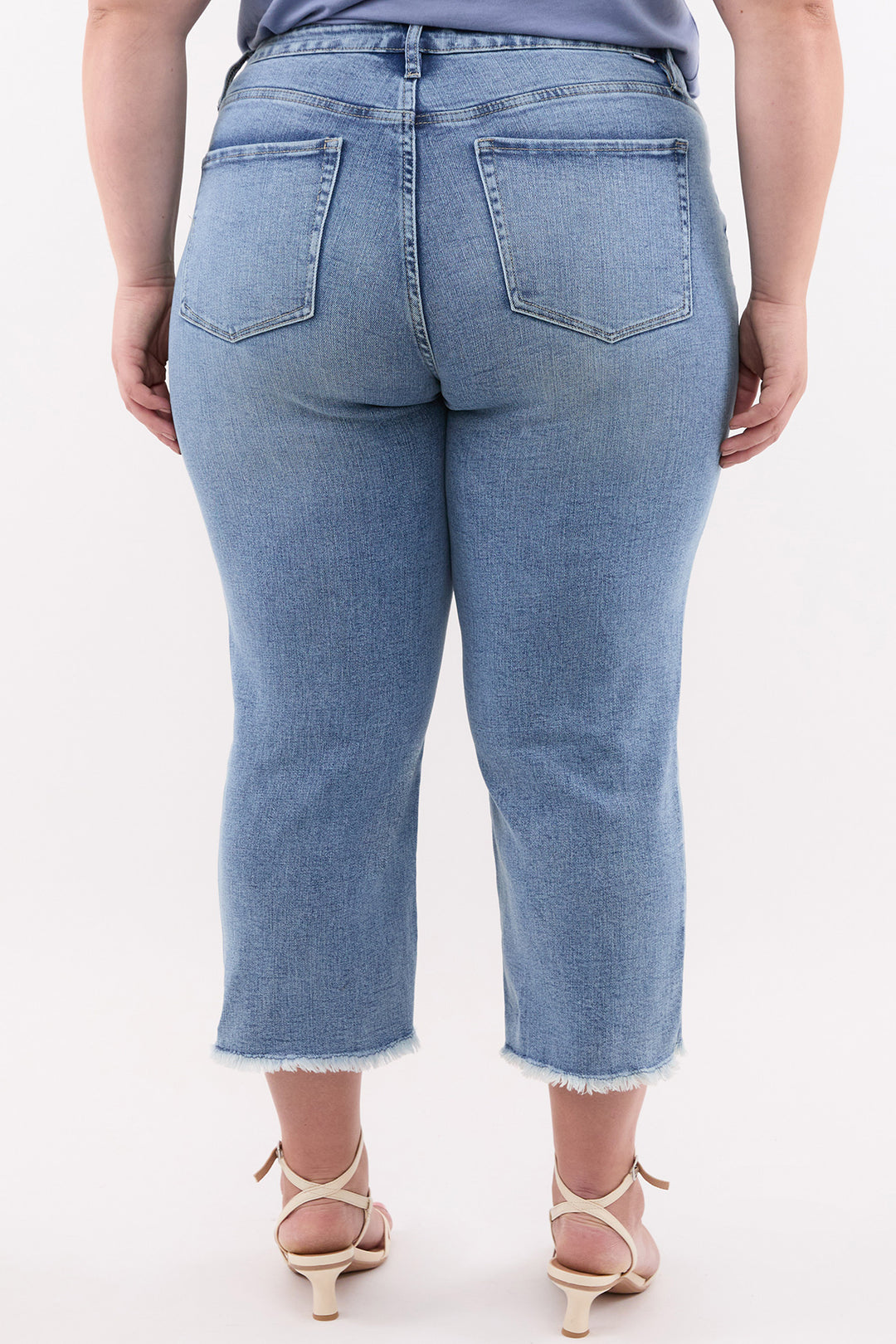 Plus Chloe High Rise Wide Leg Cropped Frayed Jeans-ZP202073